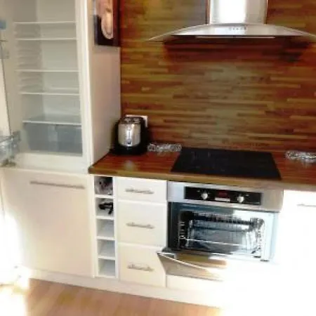 Sleeps 6 Air Con Wifi *