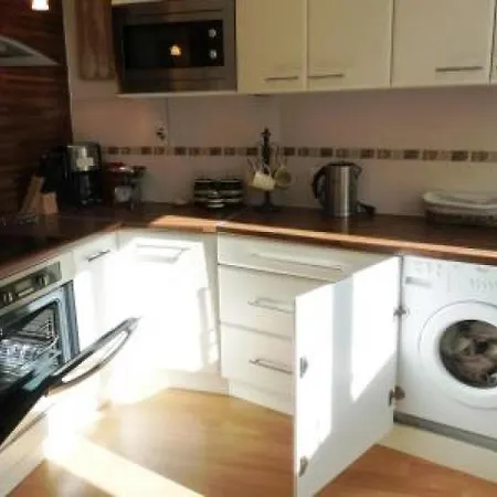 Sleeps 6 Air Con Wifi *