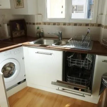 Sleeps 6 Air Con Wifi Cannes
