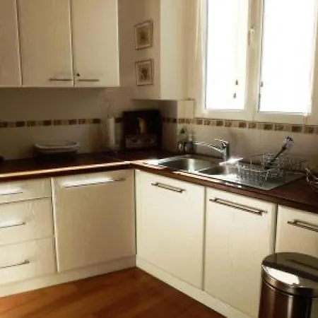 Sleeps 6 Air Con Wifi Cannes